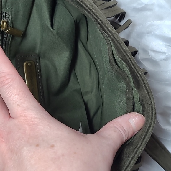 STEVE Madden Green Faux Suede Boho Shoulder Bag Purse with Chain Detail Festival - Picture 12 of 13